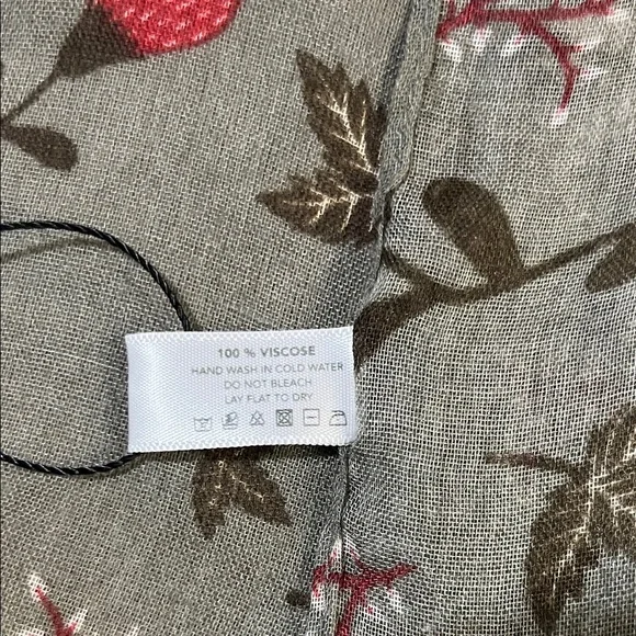 Mimosito Floral Patterned Scarf, NWT. - Picture 6 of 10